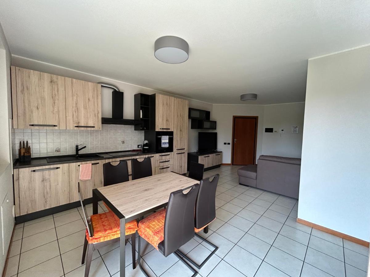 Appartamento Mimosa - Immobili E Soluzioni Rent ブレンバーテ エクステリア 写真