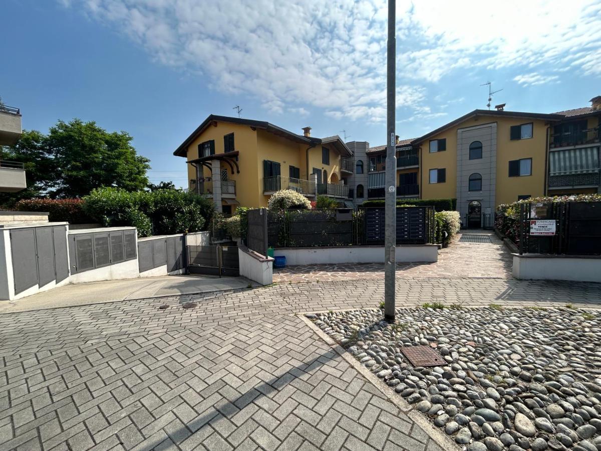 Appartamento Mimosa - Immobili E Soluzioni Rent ブレンバーテ エクステリア 写真