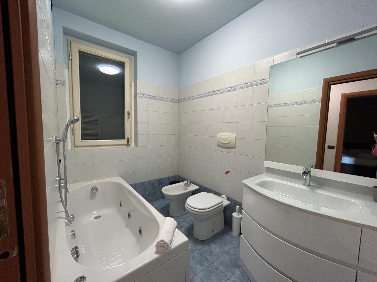 Appartamento Mimosa - Immobili E Soluzioni Rent ブレンバーテ エクステリア 写真
